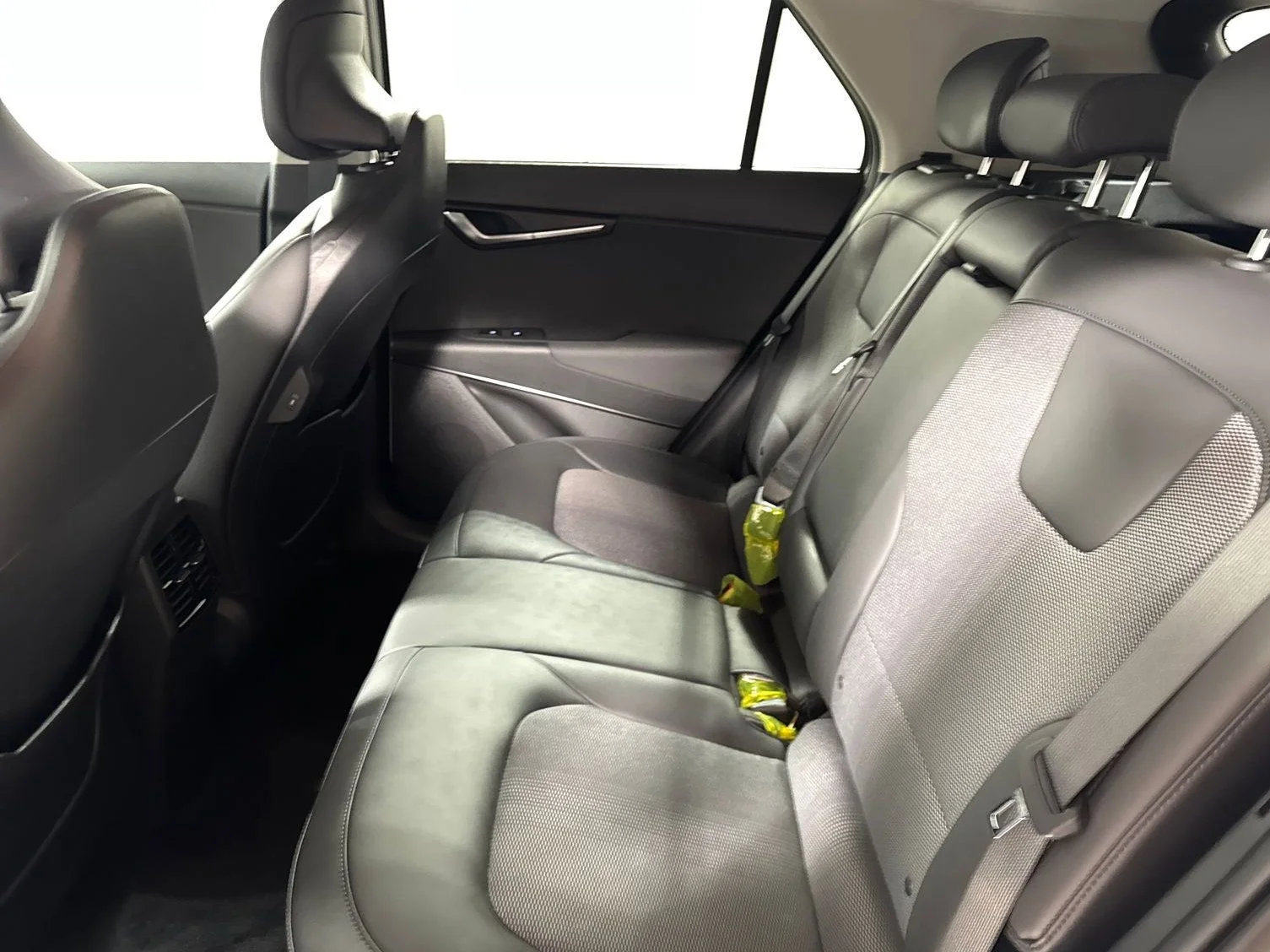 New 2026 Gray Kia Wind image 5