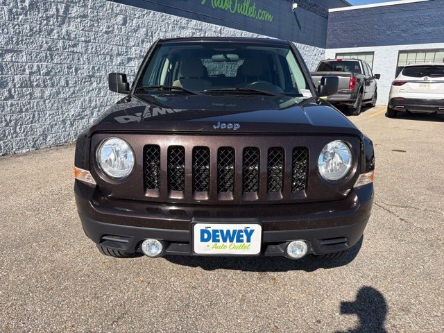 Used 2014 Rugged Brown Pearlcoat Jeep Latitude image 8