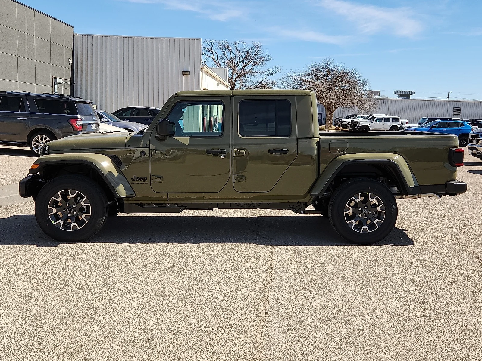 New 2026 41  Paint Jeep SAHARA 4X4 image 2