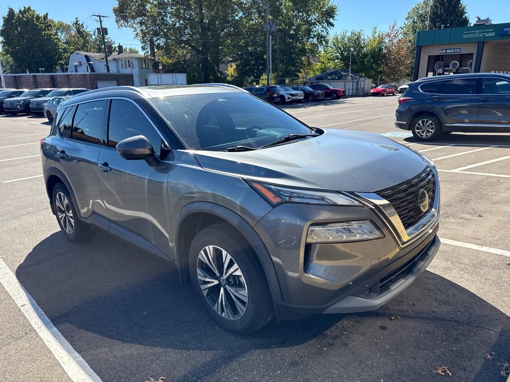 Used 2021 Silver Nissan SV image 3