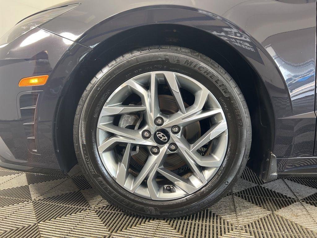 Used 2023 Carbon Blue Hyundai SEL image 32