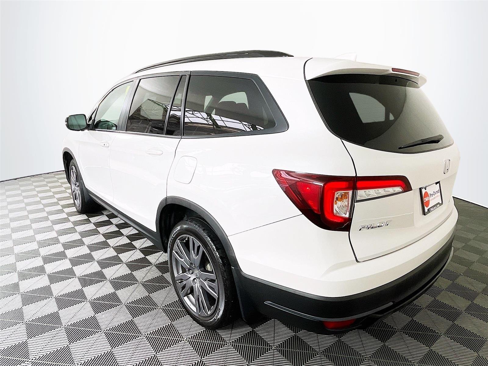 Used 2022 Platinum White Pearl Honda Sport image 7
