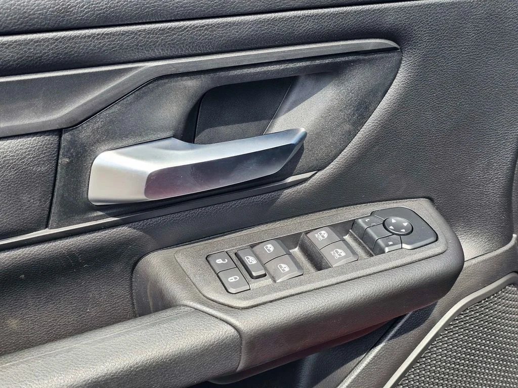 2026 RAM 1500 Express - Photo 16