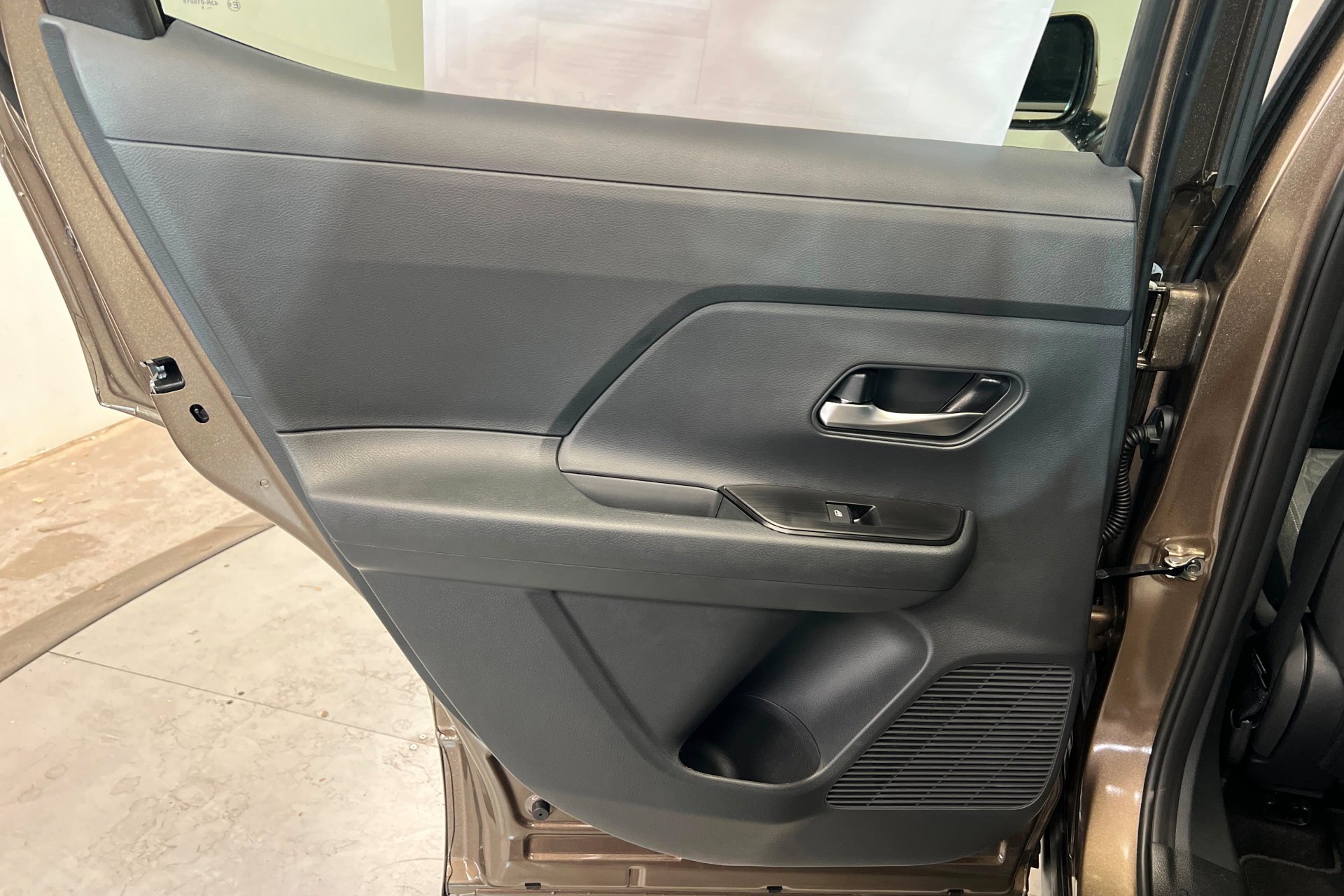 New 2026 Canyon Bronze Metallic Nissan SV image 19