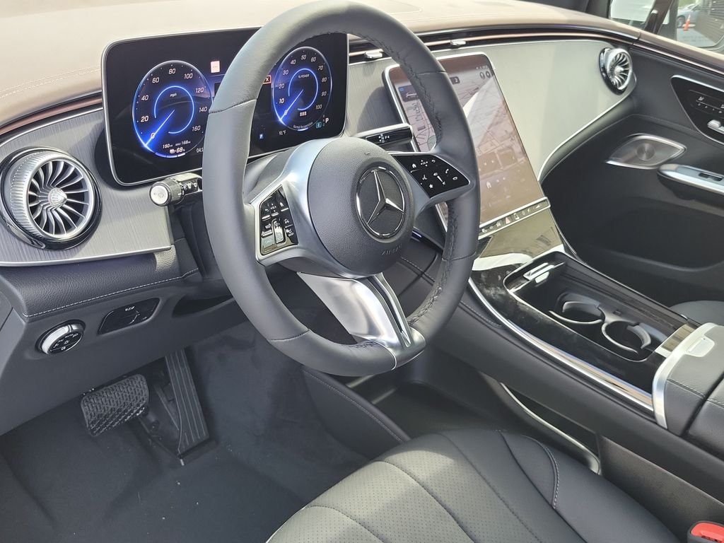 New 2027 Polar White Mercedes-Benz EQE 320+ image 18