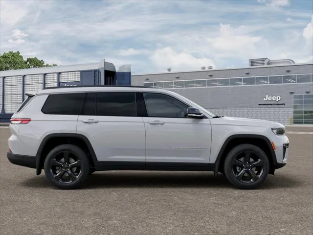 New 2026 Bright White Clear-Coat Exterior Paint Jeep Limited image 23