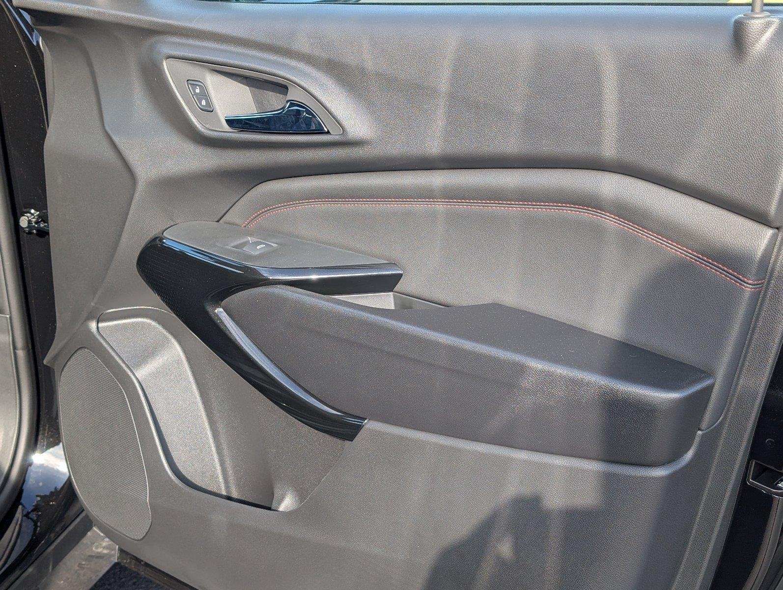 New 2026 Mosaic Black Metallic Chevrolet 2RS image 37