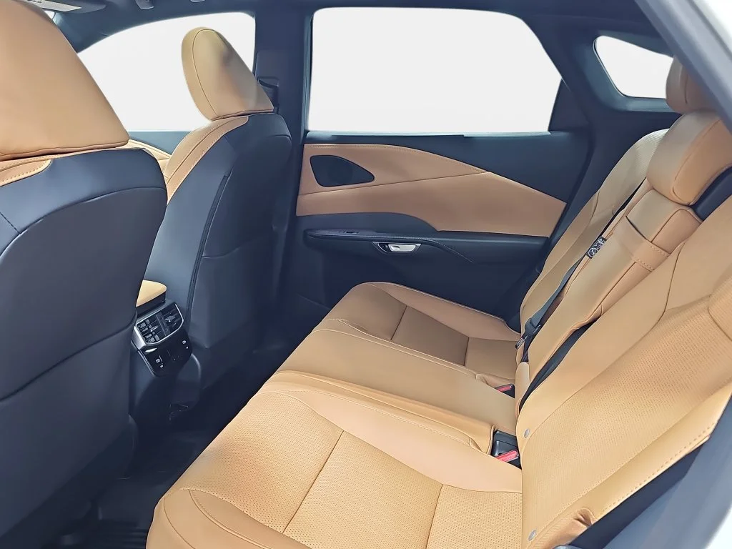 New 2026 Eminent White Pearl Lexus PREMIUM PLUS image 11