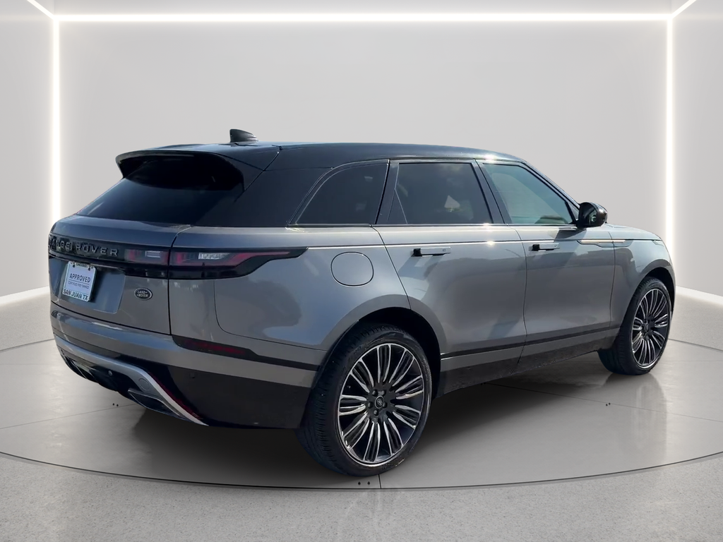 Used 2023 Gray Land Rover R-Dynamic S MHEV image 5