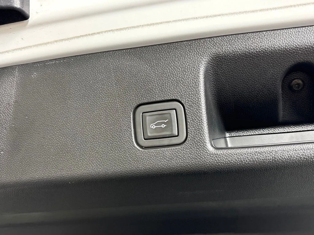 Used 2024 White Chevrolet LT image 21