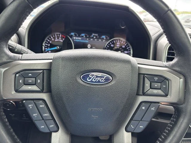 Used 2018 Silver Ford XLT image 29