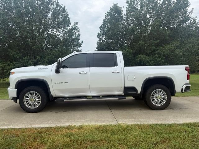 Used 2022 Beige Chevrolet High Country image 2