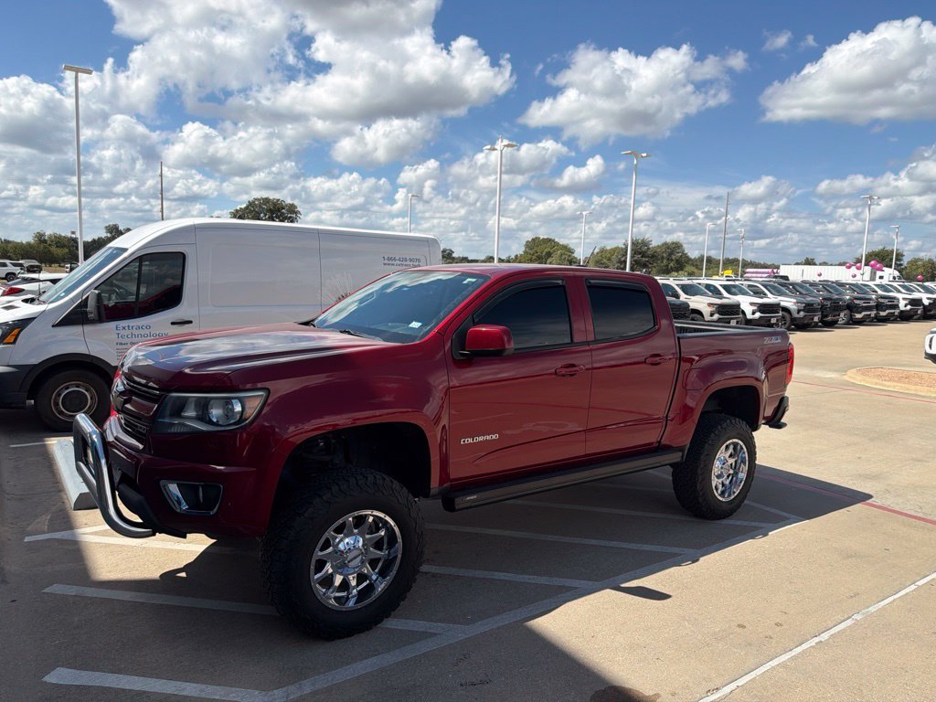 Used 2019 Red Chevrolet Z71 image 5