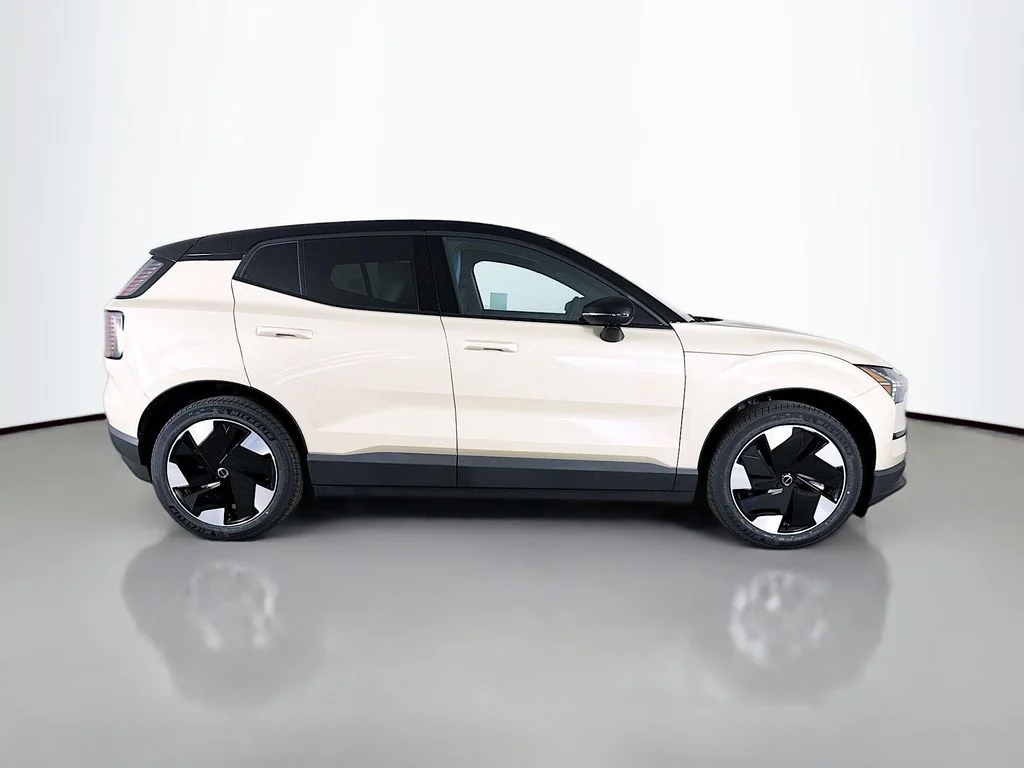New 2026  Volvo Twin Motor Performance Plus image 8