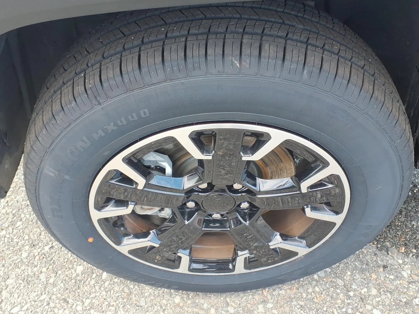 Used 2023 Slate Blue Jeep Latitude image 9