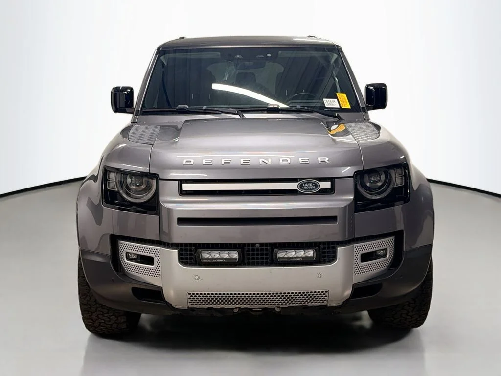 Used 2021 Eiger Grey Metallic Land Rover SE image 6