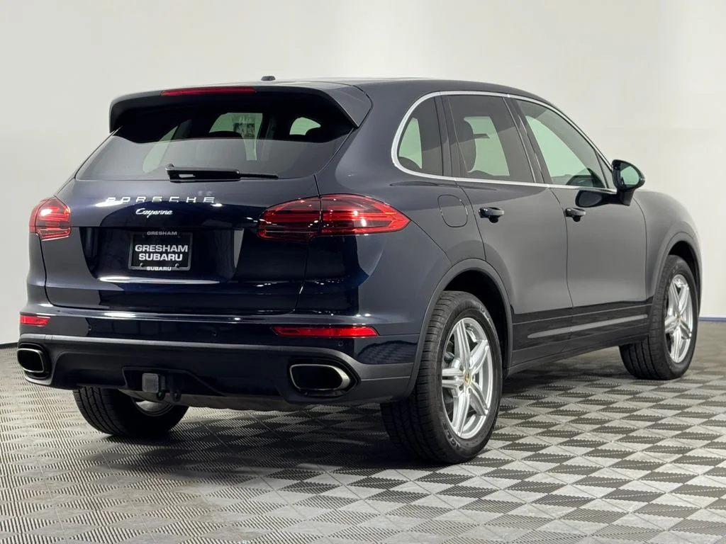 Used 2018 Moonlight Blue Metallic Porsche Base image 6
