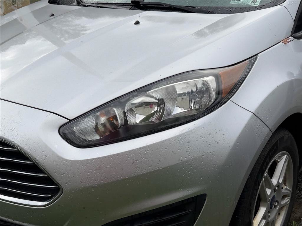 Used 2018 Silver Ford SE image 4