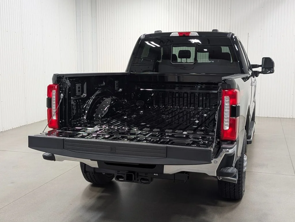 New 2026 Agate Black Metallic Ford F-250® Lariat® image 25