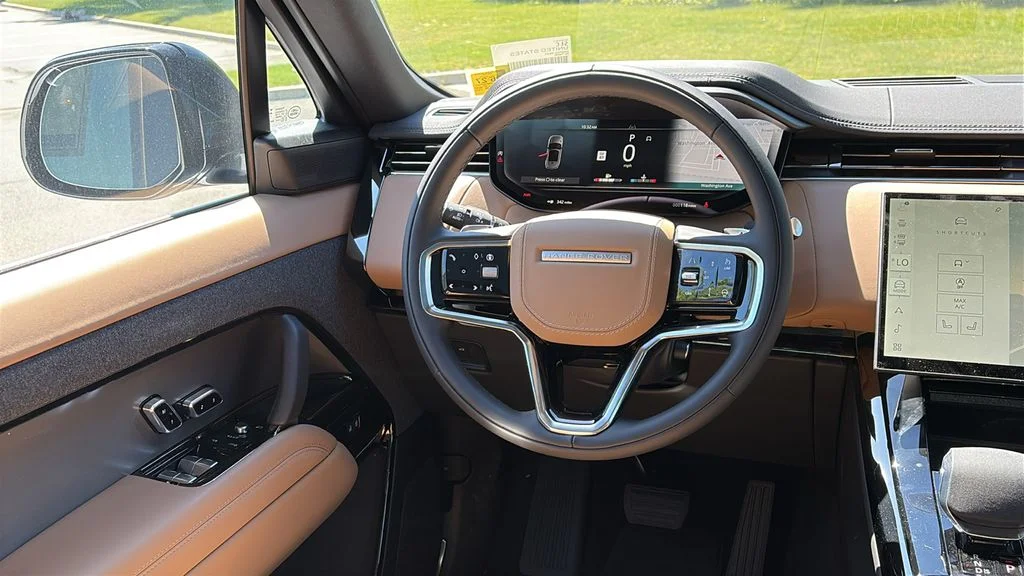 New 2026 Fuji White LAND ROVER SE image 22