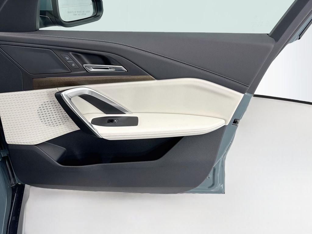 New 2026 Green Metallic BMW xDrive28i image 24