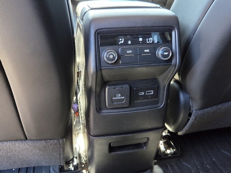 Used 2023 RED GMC FWD 4DR SLT image 14