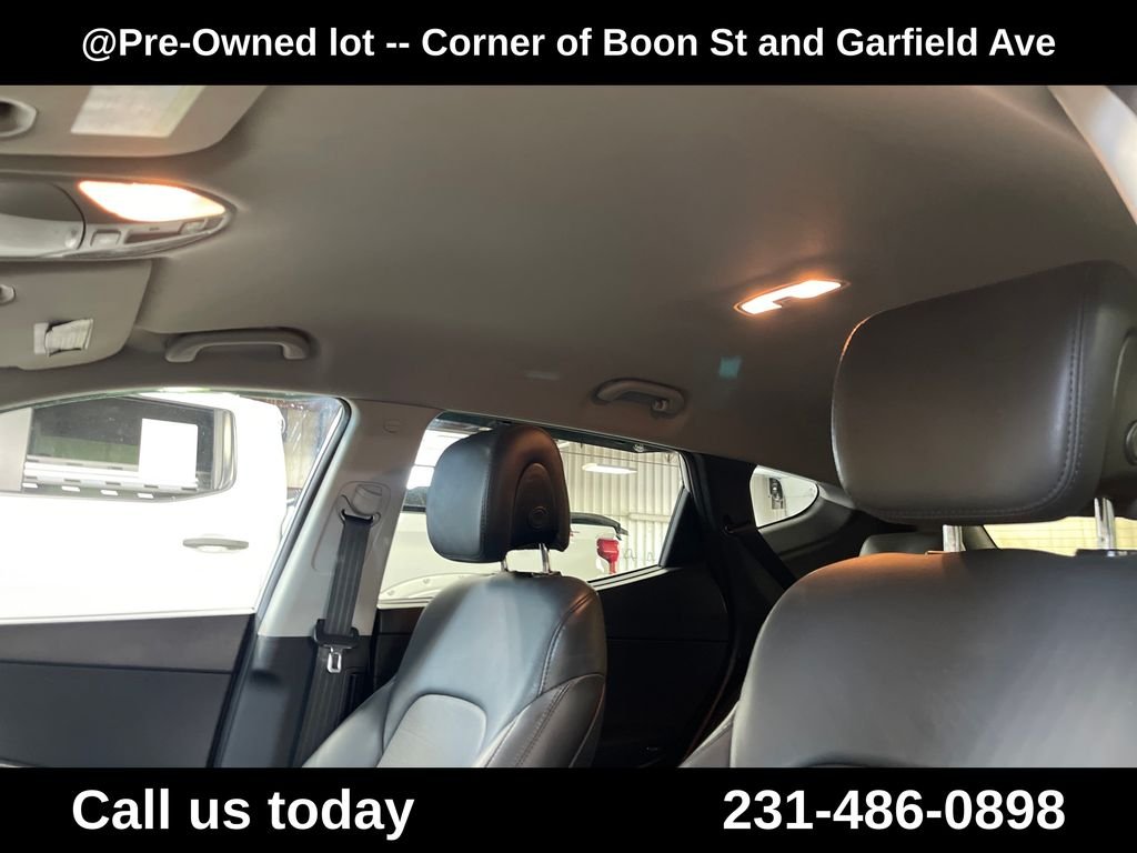 Used 2018 Silver Hyundai 2.0T image 13