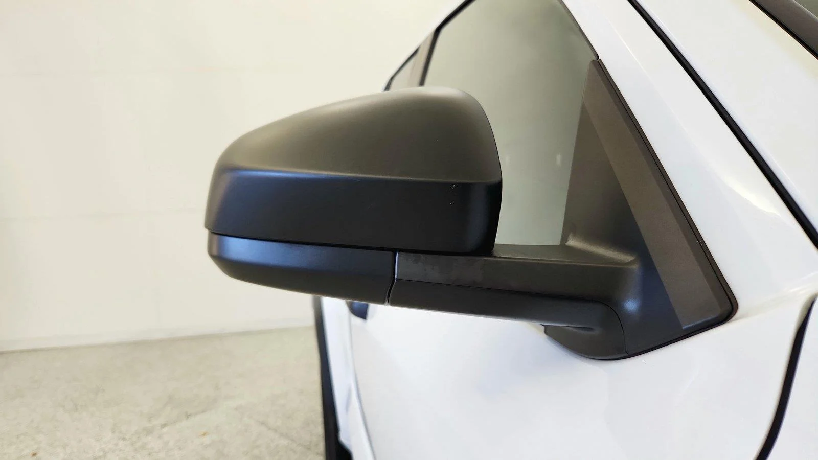 Used 2025 Ice Cap Toyota SR5 image 35