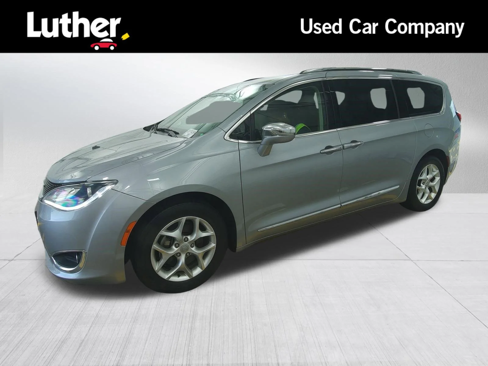 2020 Chrysler Pacifica Limited's photo