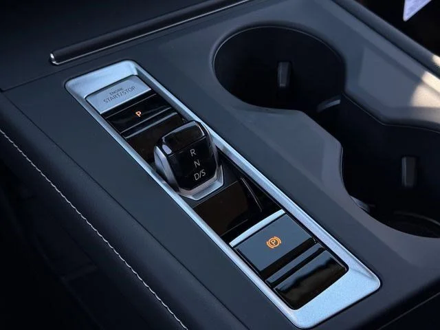 New 2026 Silver Volkswagen SE w/Technology image 15