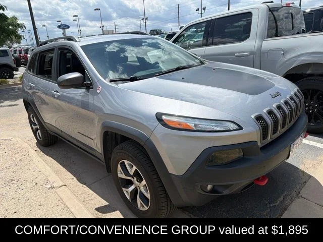 Used 2014 Silver Jeep Trailhawk image 3
