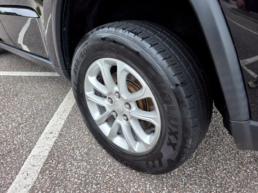 Used 2021  Jeep Laredo X image 28