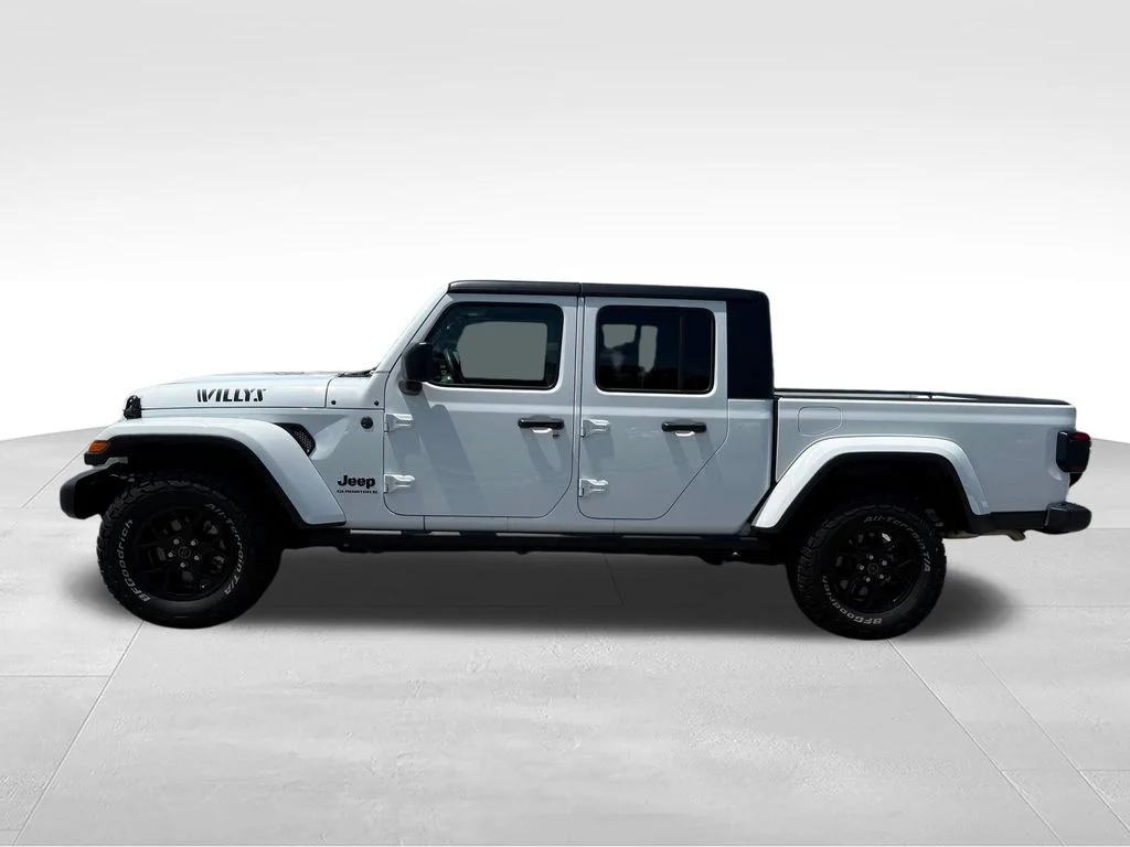 Used 2024 White Jeep Willys image 2