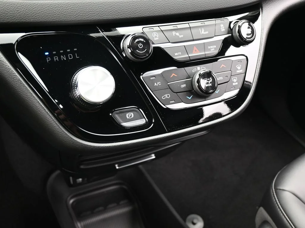 2026 Chrysler Voyager LX - Photo 17