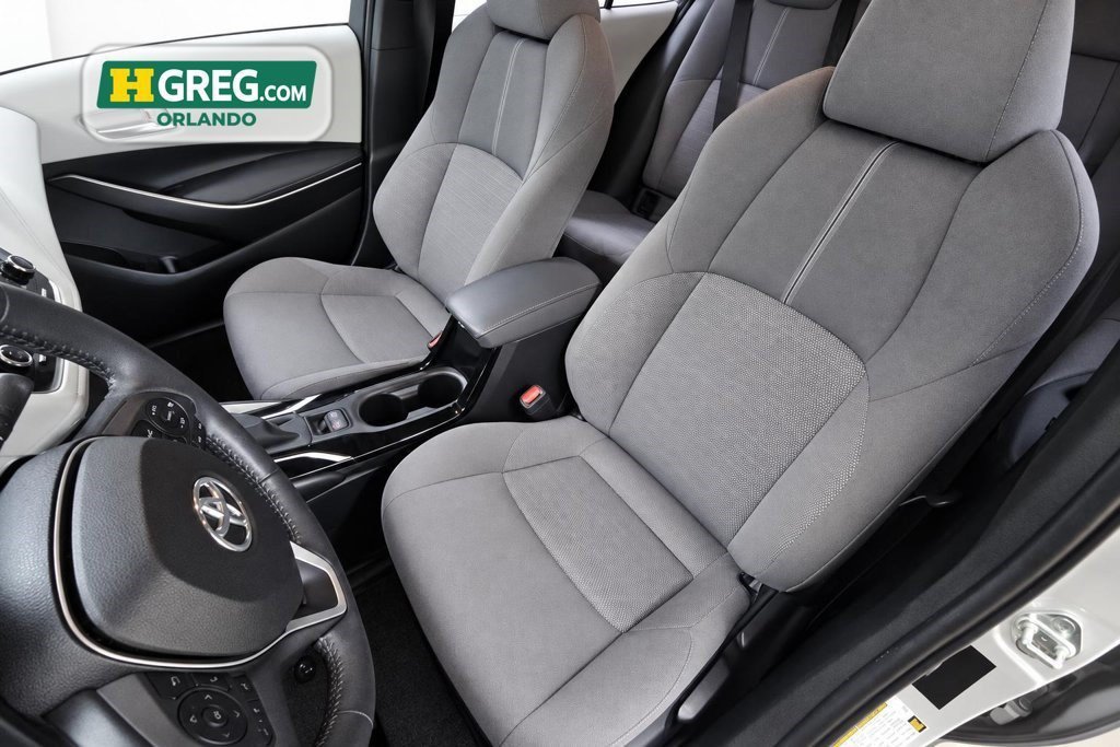 Used 2020 Classic Silver Metallic Toyota SE image 7