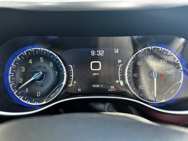 2020 Chrysler Pacifica Limited - Photo 11