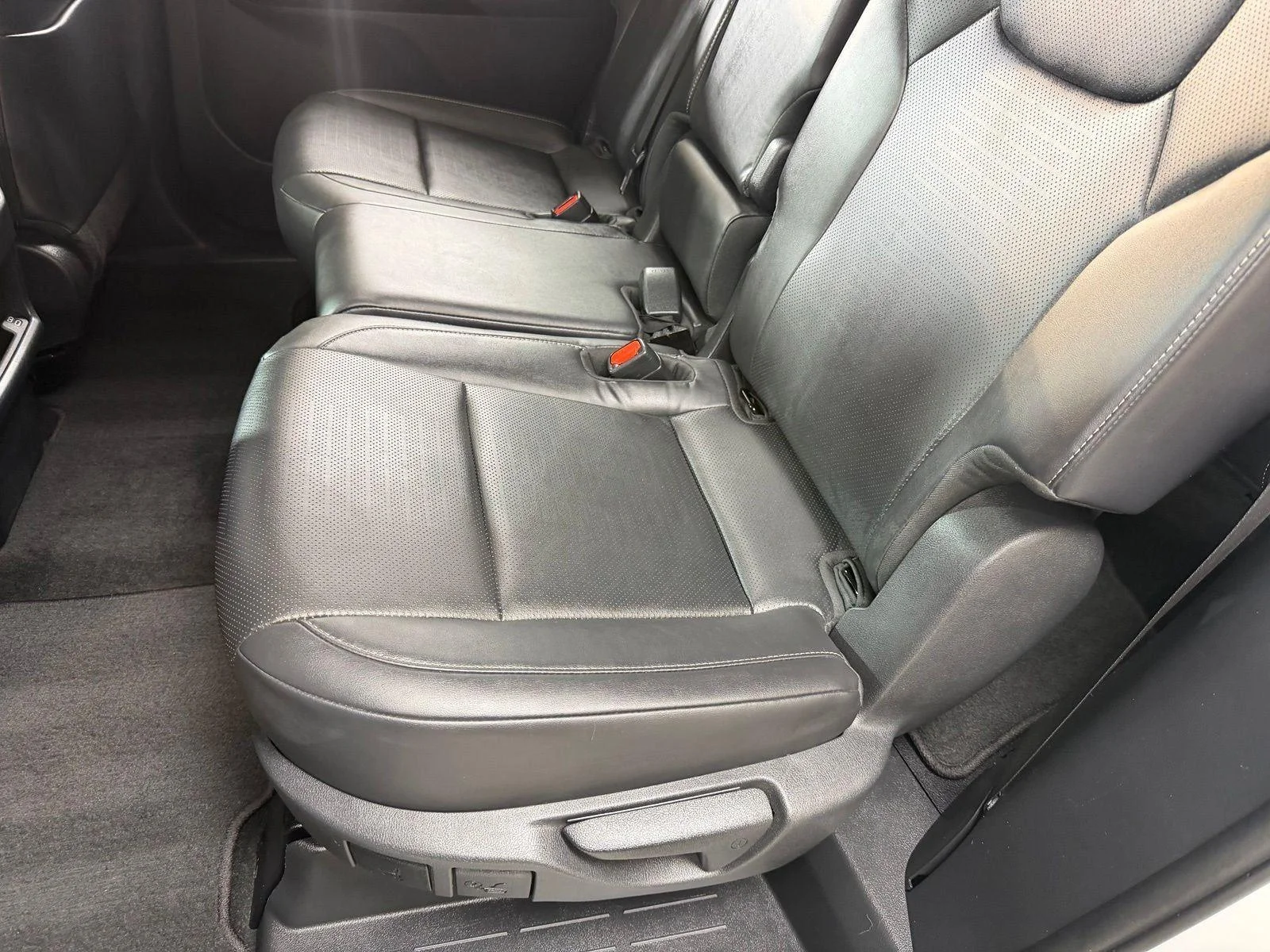 Used 2024 Wind Chill Pearl Lexus TX 350 image 34