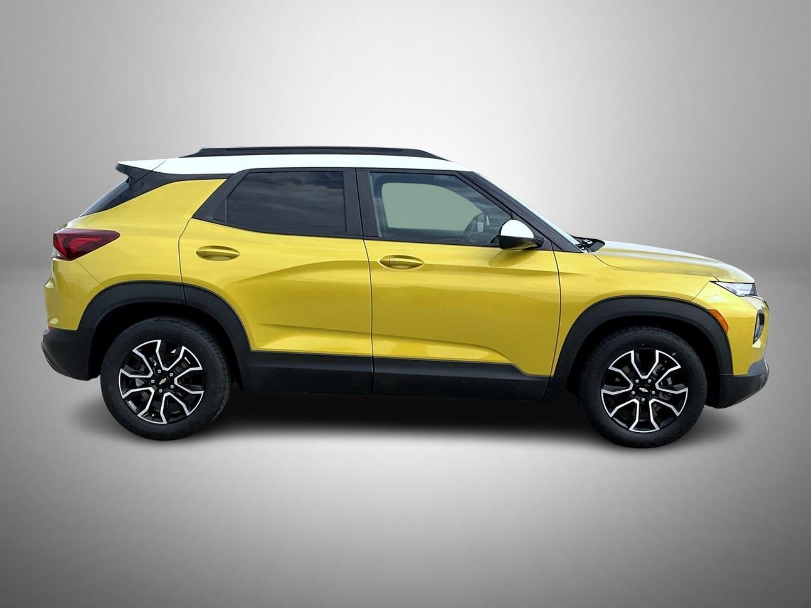 Used 2023 Yellow Chevrolet ACTIV image 4