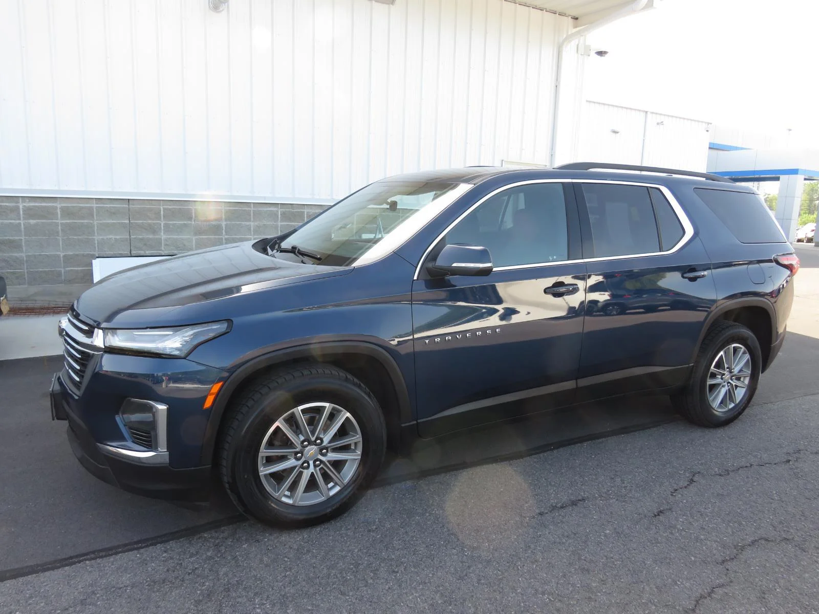 Used 2023 Northsky Blue Metallic Chevrolet LT Cloth image 15