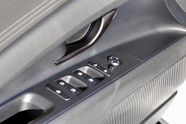 Used 2026 White Hyundai SEL Sport image 21