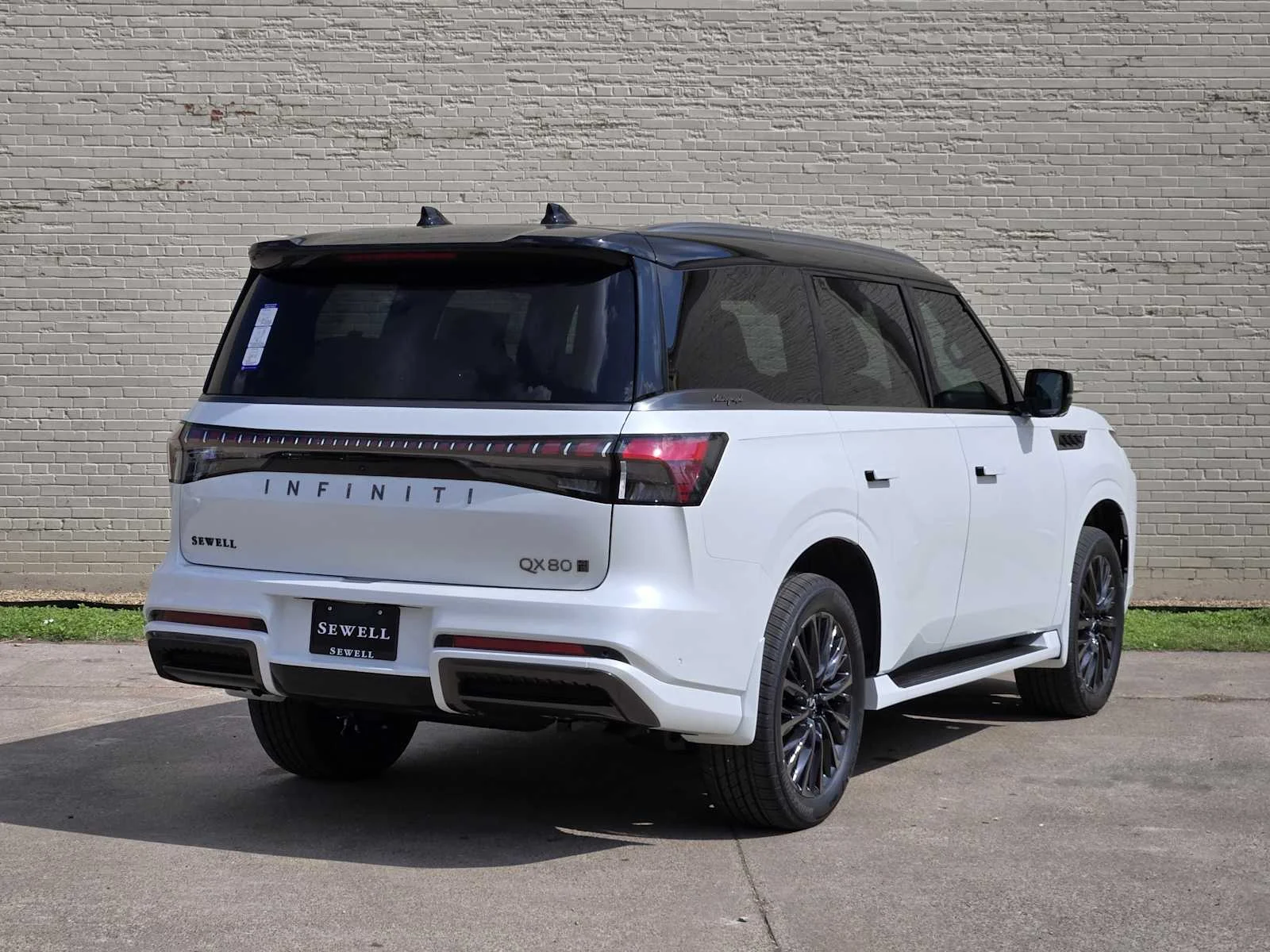 New 2026 2T RADIANT WHIT INFINITI Autograph 4WD image 3