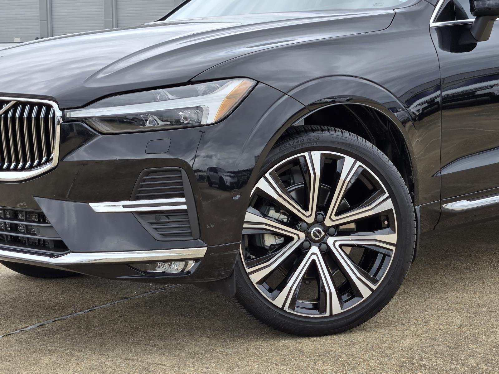 Used 2023 Onyx Black Metallic Volvo Ultimate image 7