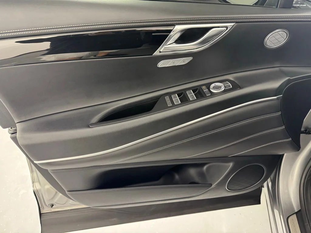Used 2025 Silver Genesis 2.5T image 14