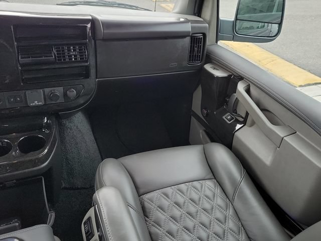 Used 2025 Special Exterior Color GMC Work Van image 30