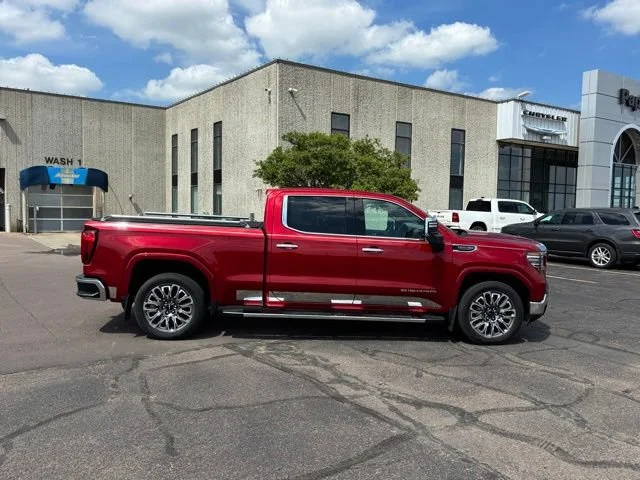 2023 GMC Sierra 4WD Crew Cab Short Box SLT's photo
