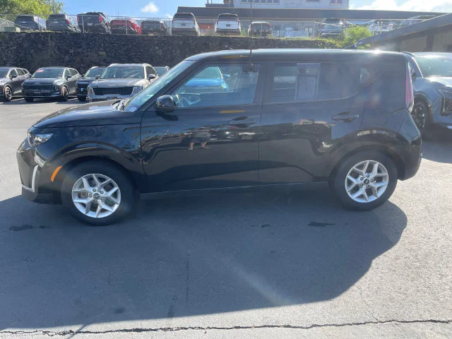 Used 2025 Black Kia LX image 3