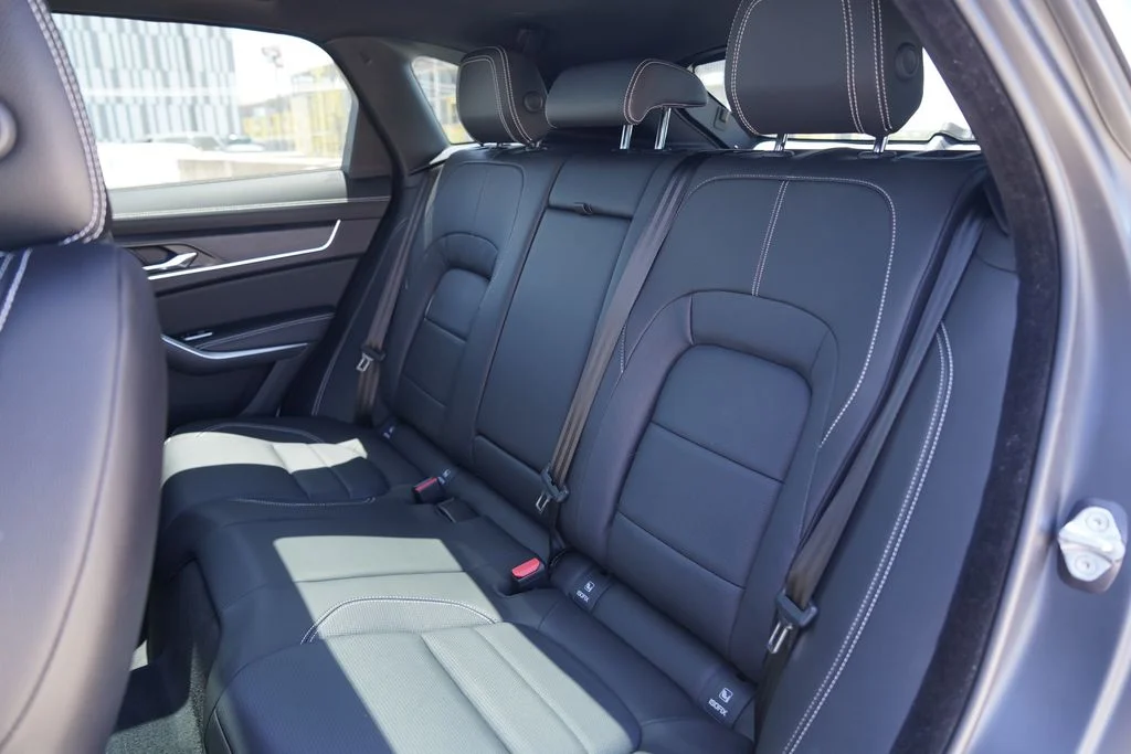 2026 Jaguar F-Pace R-Dynamic S - Photo 32