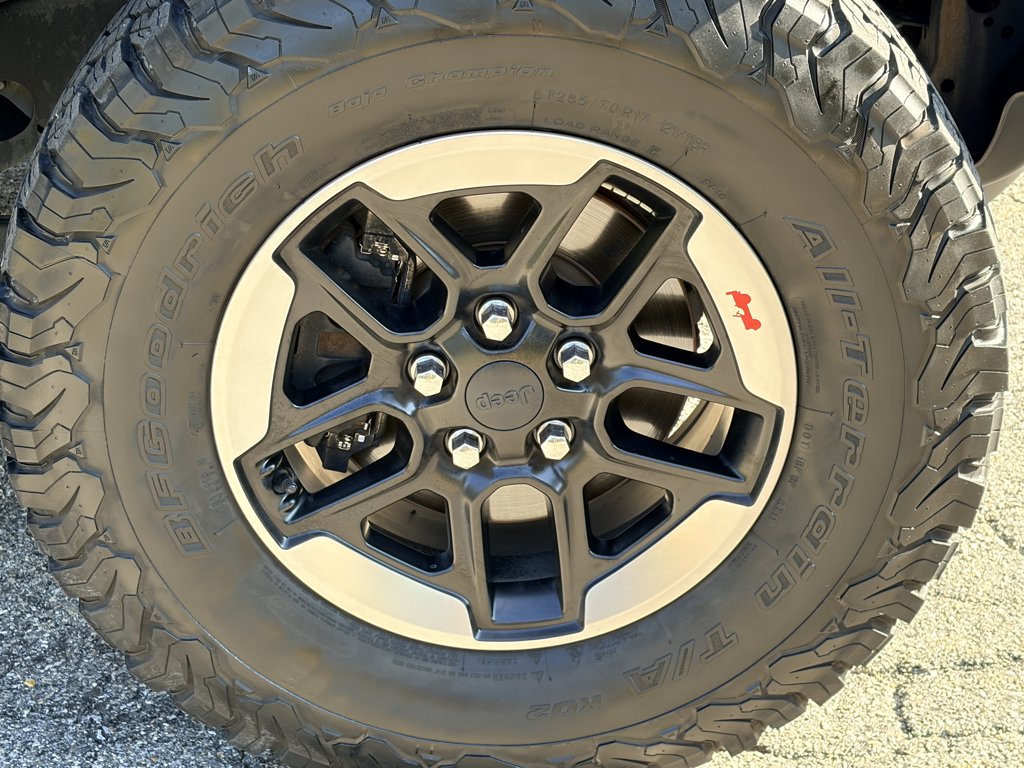 Used 2018 Ocean Blue Metallic Clearcoat Jeep Rubicon image 21