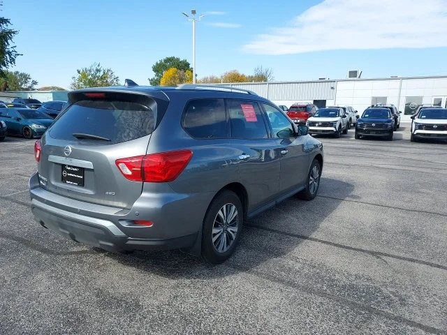 Used 2020 Gray Nissan S image 4