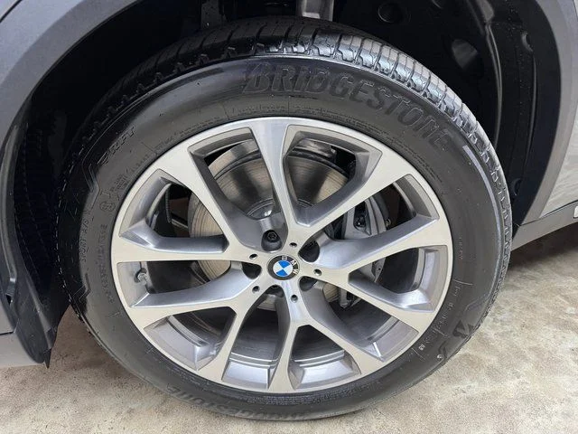 Used 2026 Gray BMW xDrive40i image 28